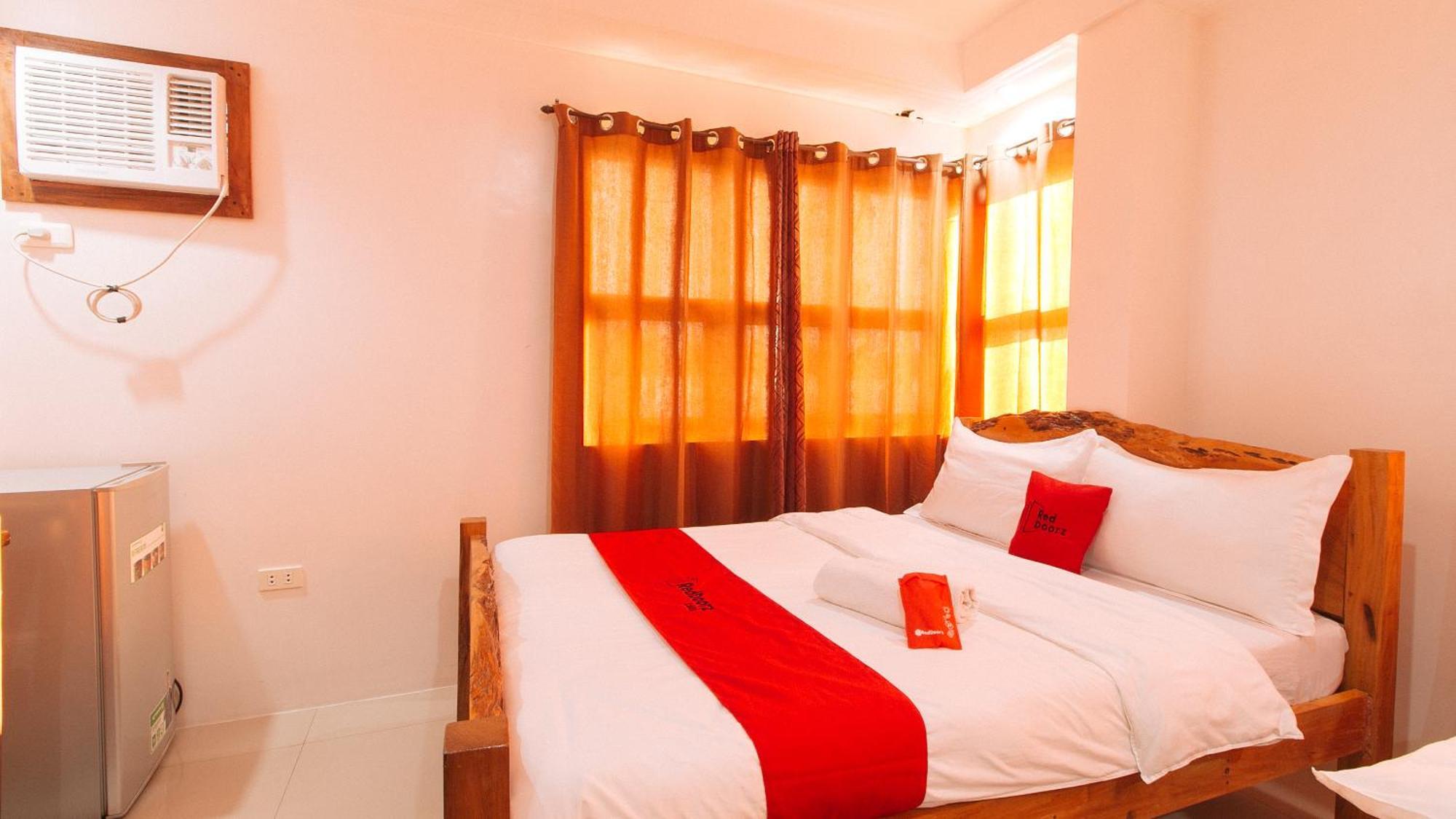 Reddoorz Plus @ Jollydays Hotel Nueva Ecija San Jose  Exterior photo